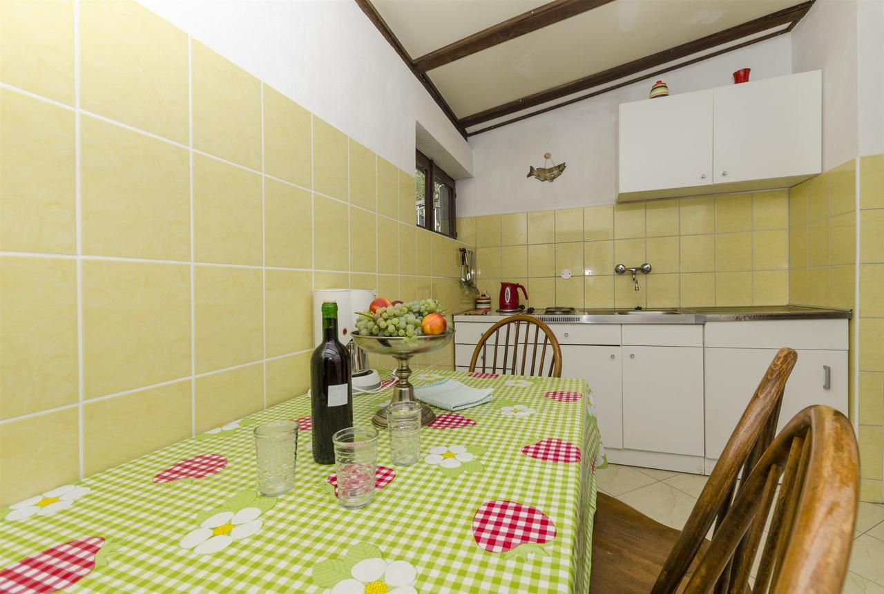 Gornja Brela Apartment Boris מראה חיצוני תמונה