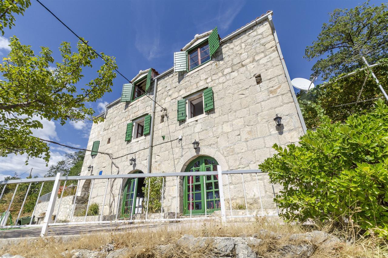 Gornja Brela Apartment Boris מראה חיצוני תמונה