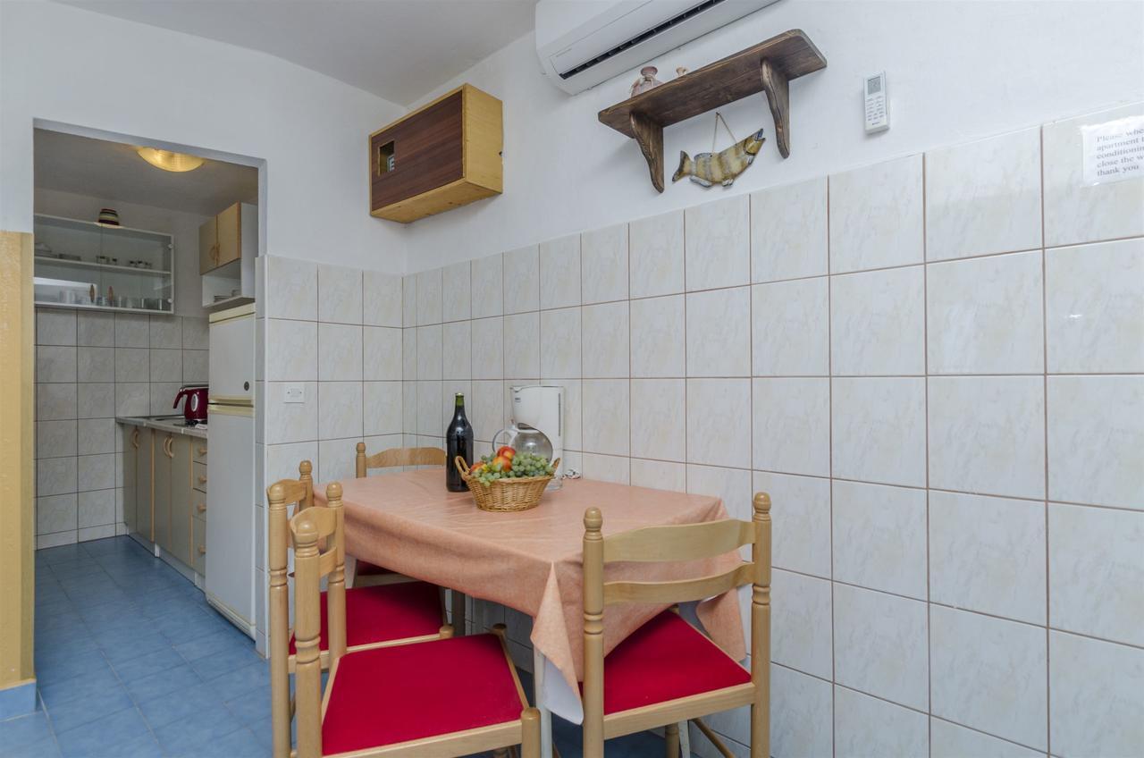 Gornja Brela Apartment Boris מראה חיצוני תמונה