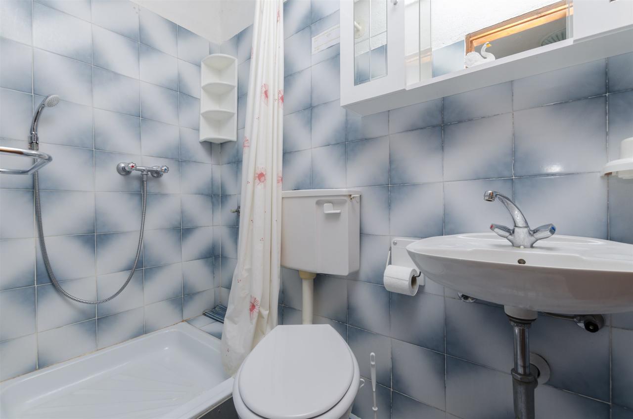 Gornja Brela Apartment Boris מראה חיצוני תמונה