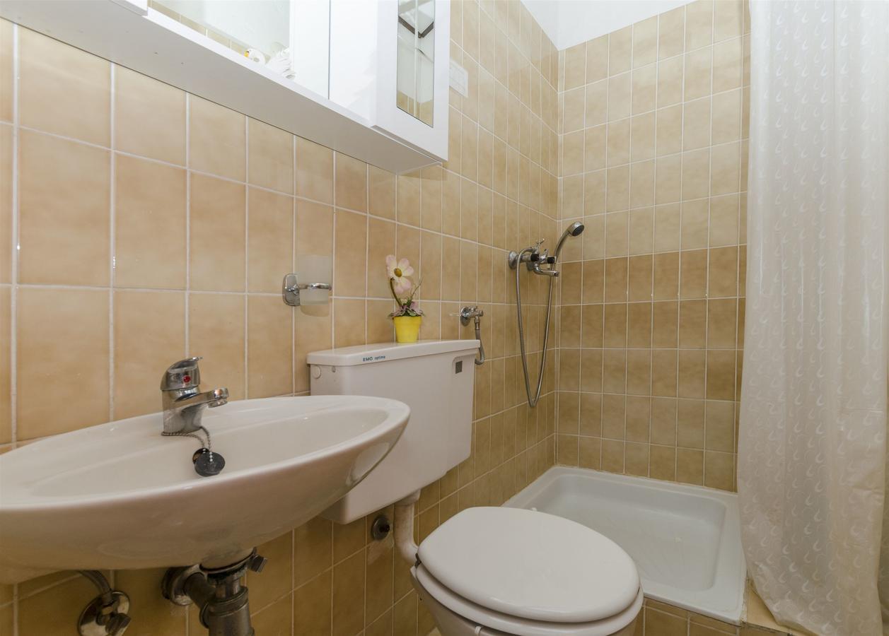 Gornja Brela Apartment Boris מראה חיצוני תמונה