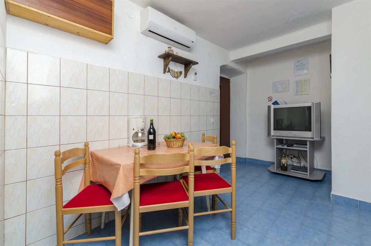 Gornja Brela Apartment Boris מראה חיצוני תמונה