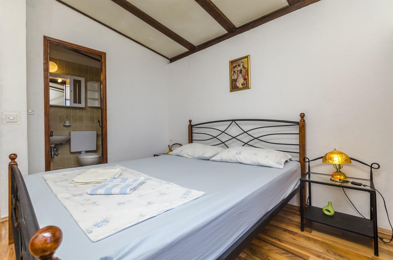 Gornja Brela Apartment Boris מראה חיצוני תמונה